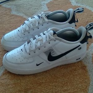 Nike Youth Air Force 1 LV8 Utility Size 7Y